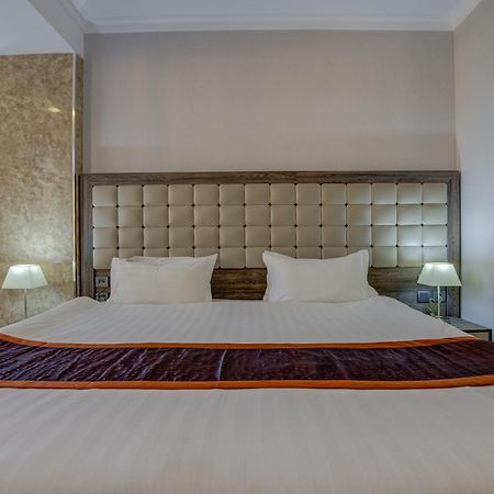 Hotel Lulu Бішкек Екстер'єр фото