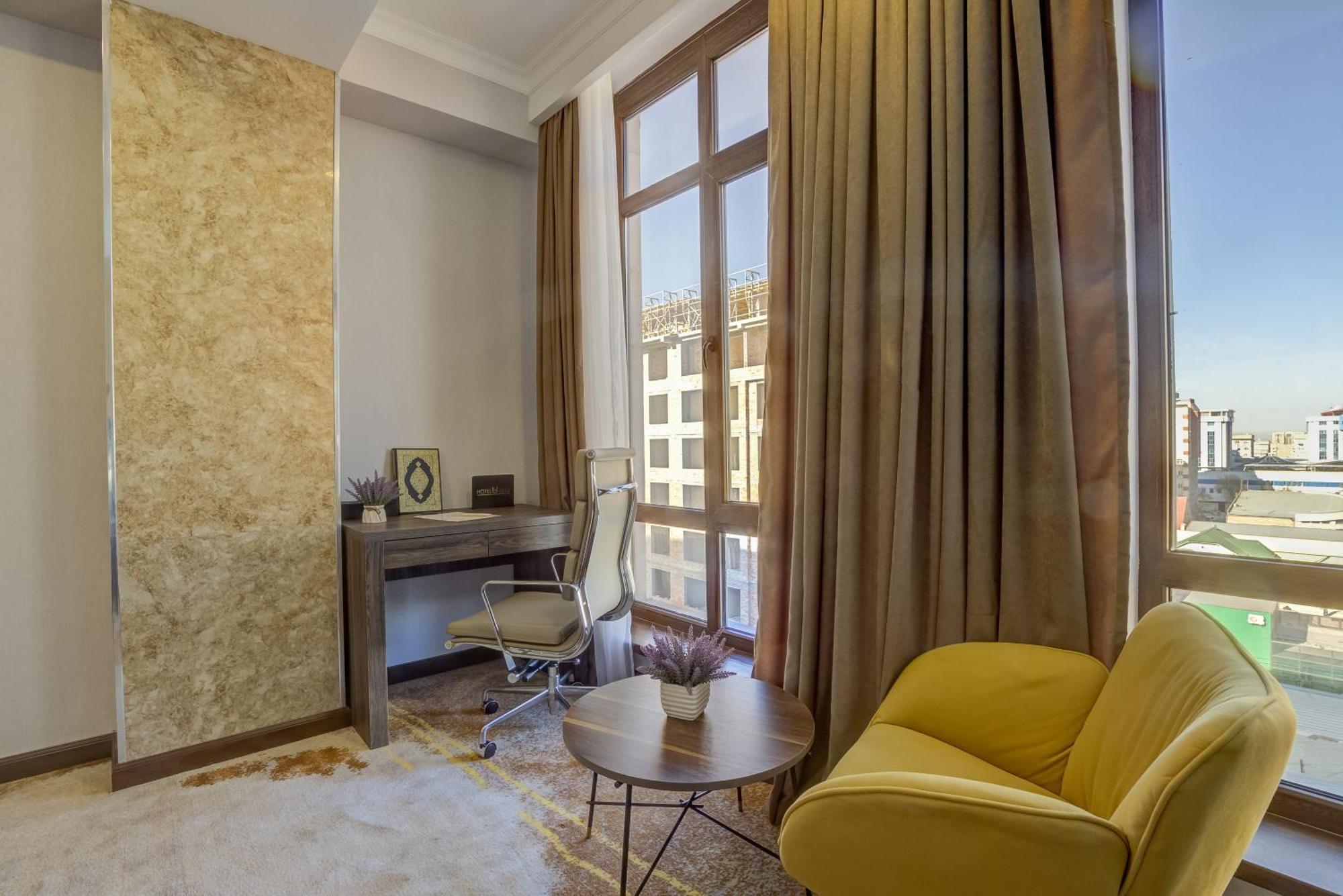 Hotel Lulu Бішкек Екстер'єр фото