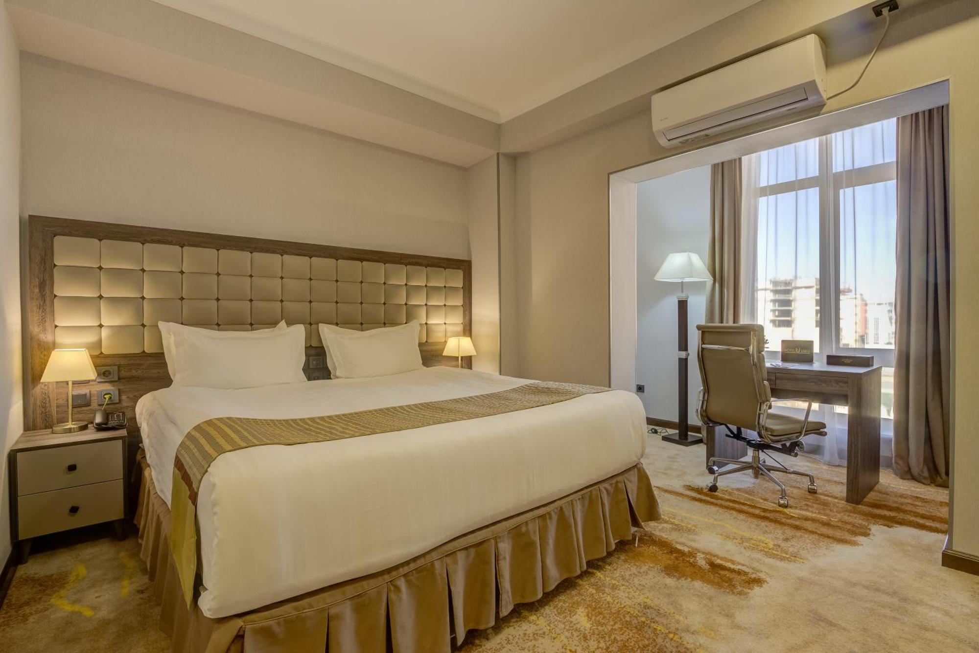 Hotel Lulu Бішкек Екстер'єр фото