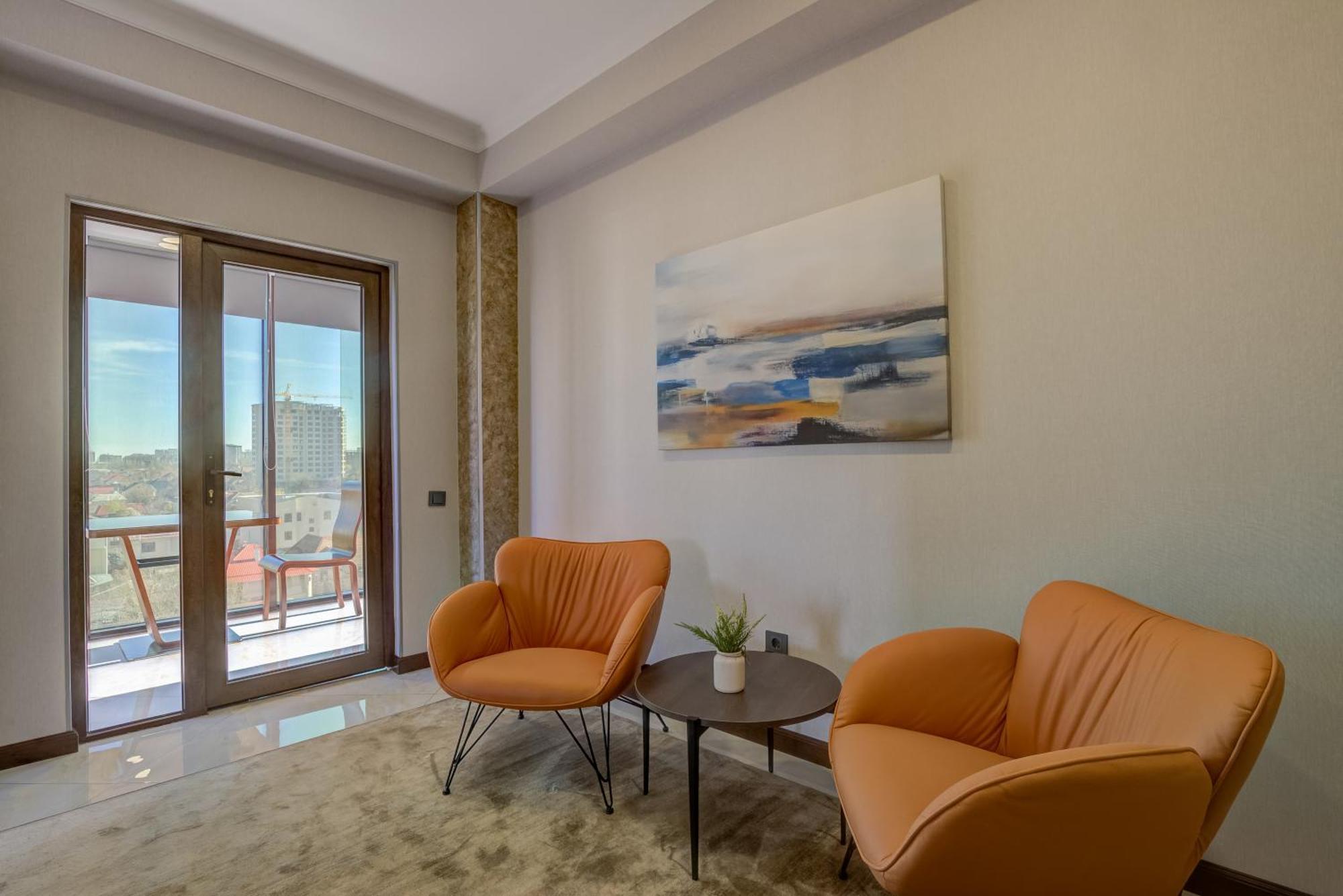 Hotel Lulu Бішкек Екстер'єр фото