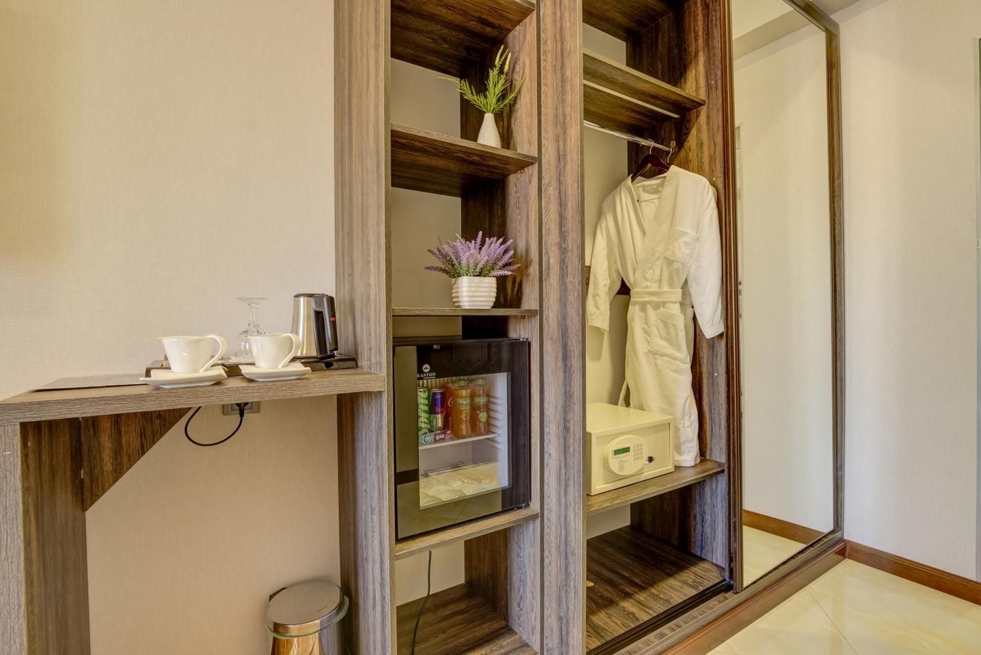 Hotel Lulu Бішкек Екстер'єр фото