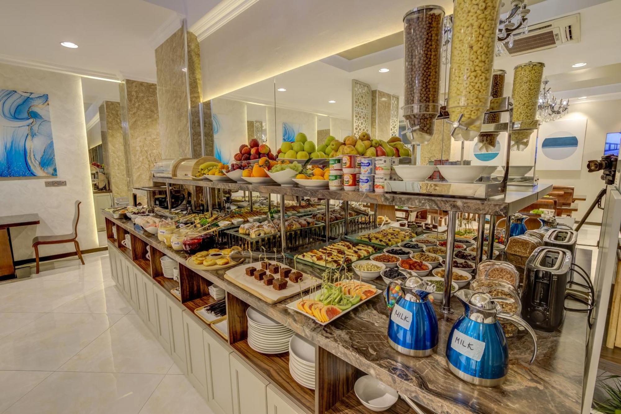 Hotel Lulu Бішкек Екстер'єр фото