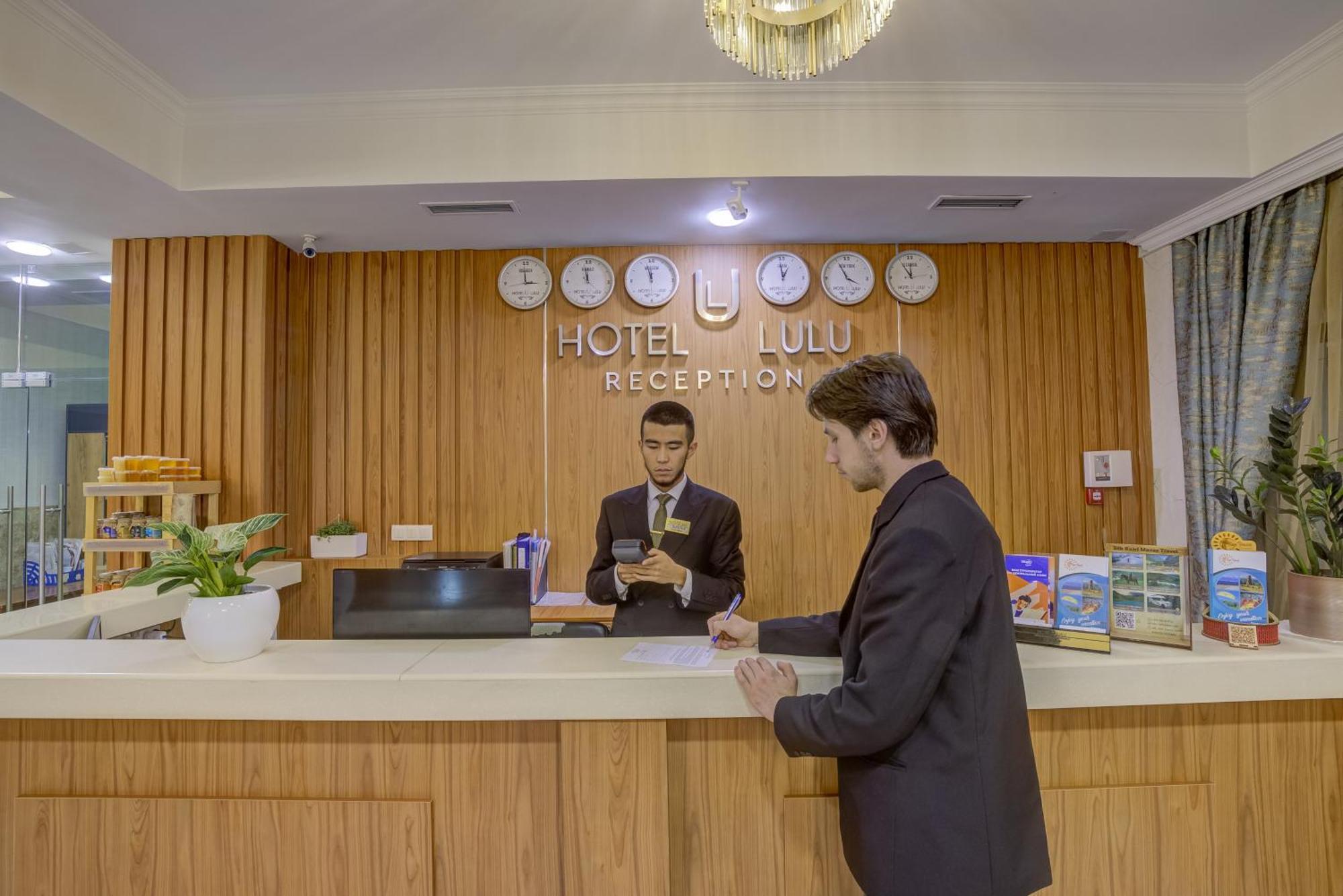 Hotel Lulu Бішкек Екстер'єр фото