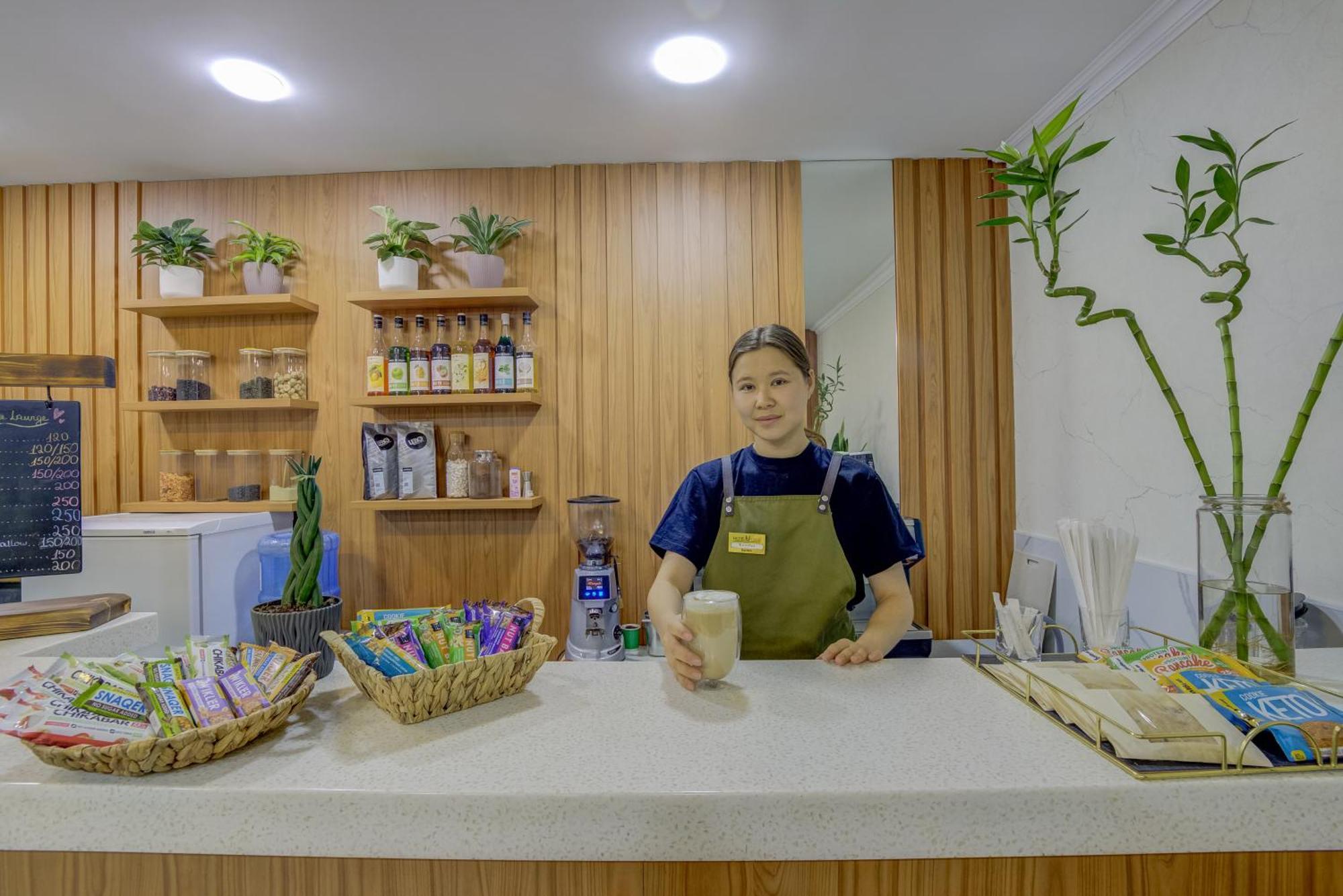 Hotel Lulu Бішкек Екстер'єр фото
