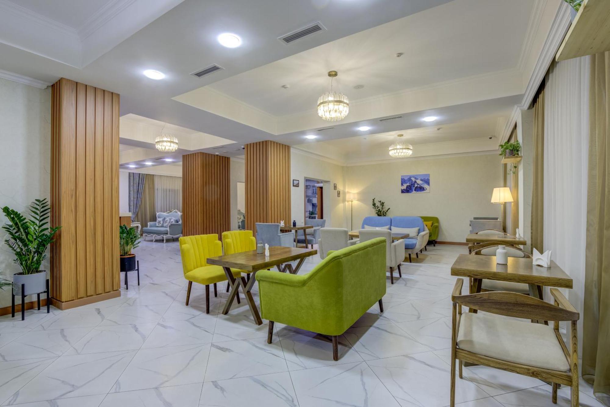 Hotel Lulu Бішкек Екстер'єр фото