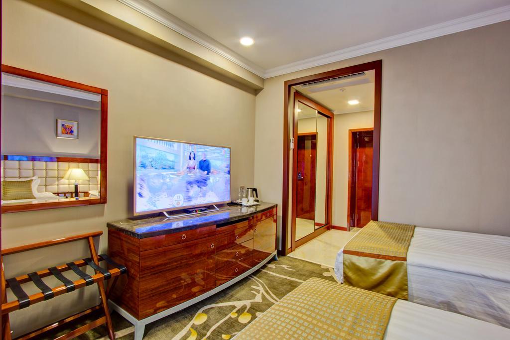Hotel Lulu Бішкек Екстер'єр фото