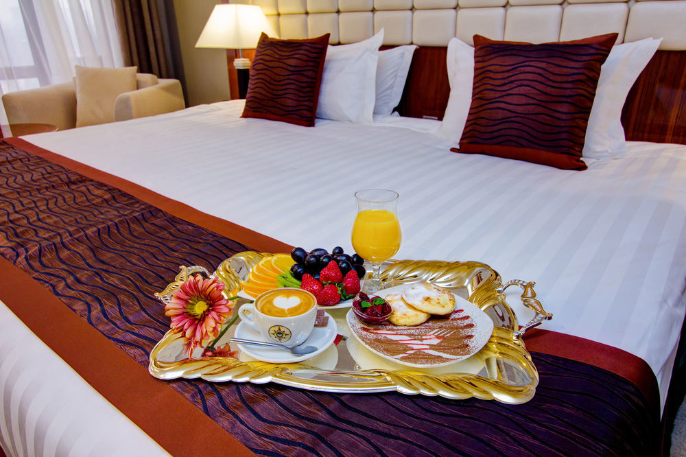 Hotel Lulu Бішкек Екстер'єр фото